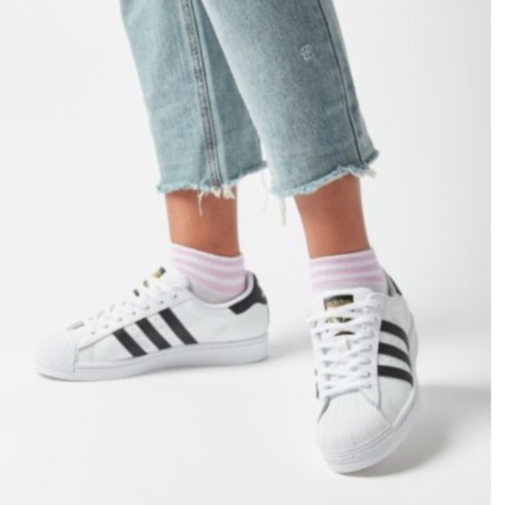 Size 9.5 - Picture 2 of 3